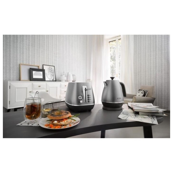Bouilloire - DELONGHI - KBI2001.S - 2000 W - 1,7 L - Métal mat / Détails chromé Bouilloire - DELONGHI - KBI2001.S - 2000 W - 1,7 L - Métal mat / Détails chromé