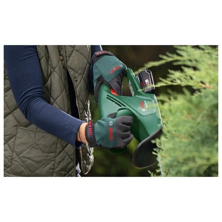 Taille-Haies sans fil télescopique Bosch - UniversalHedgePole 18 (1 Batterie 18 V 2,5 Ah, Chargeur, Longueur de lame 43 cm) Taille-Haies sans fil télescopique Bosch - UniversalHedgePole 18 (1 Batterie 18 V 2,5 Ah, Chargeur, Longueur de lame 43 cm)