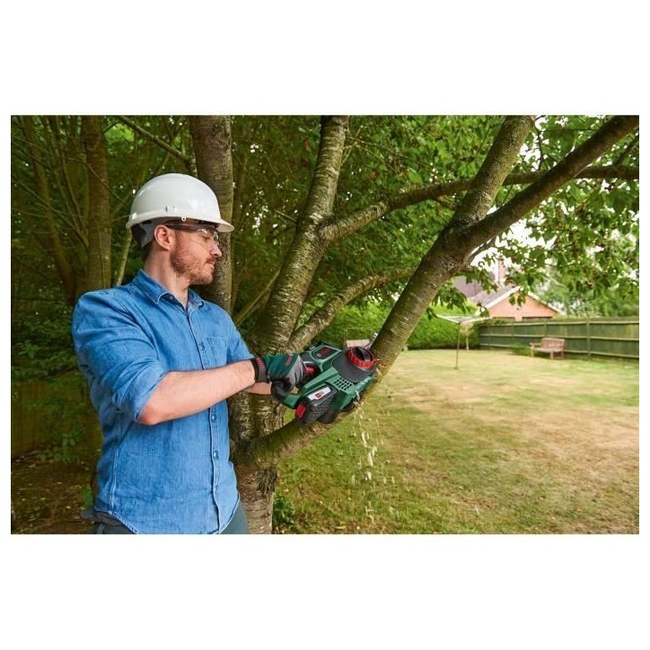 BOSCH Tronçonneuse sans fil - UniversalChain 18 (LIvré avec : 1 batterie 18V 2,5Ah) BOSCH Tronçonneuse sans fil - UniversalChain 18 (LIvré avec : 1 batterie 18V 2,5Ah)