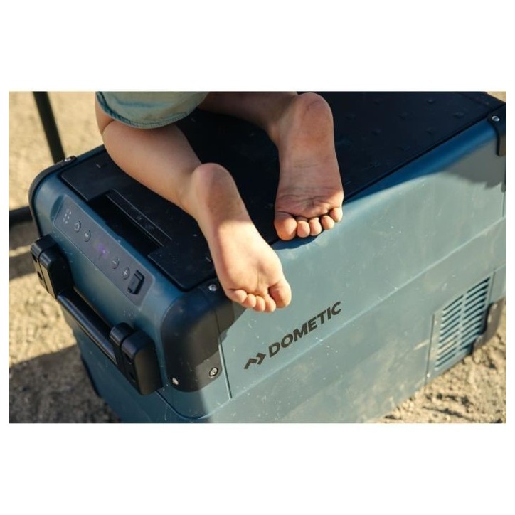 Glaciere électrique portable - DOMETIC - CFX2 37 - A compression - 37 litres - 12 V - 24 V - 230 V - de +20° a -22°C - Bleu Glaciere électrique portable - DOMETIC - CFX2 37 - A compression - 37 litres - 12 V - 24 V - 230 V - de +20° a -22°C - Bleu