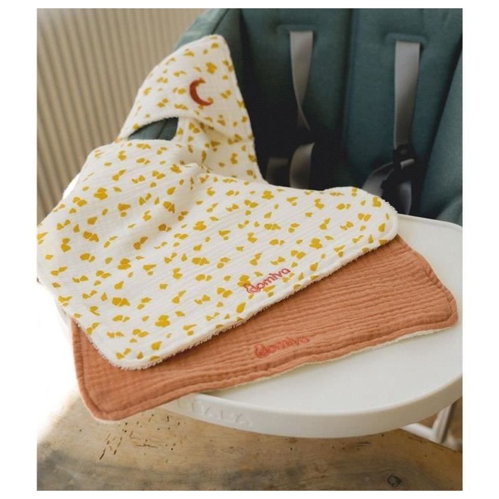 Lot de 2 bavoirs - DOMIVA - Savane - Encolure américaine - Coton doux et absorbant Lot de 2 bavoirs - DOMIVA - Savane - Encolure américaine - Coton doux et absorbant