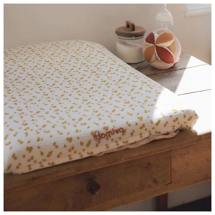 Matelas a langer - DOMIVA - Honey Moon - Ultra confortable - Housse réversible et déhoussable Matelas a langer - DOMIVA - Honey Moon - Ultra confortable - Housse réversible et déhoussable
