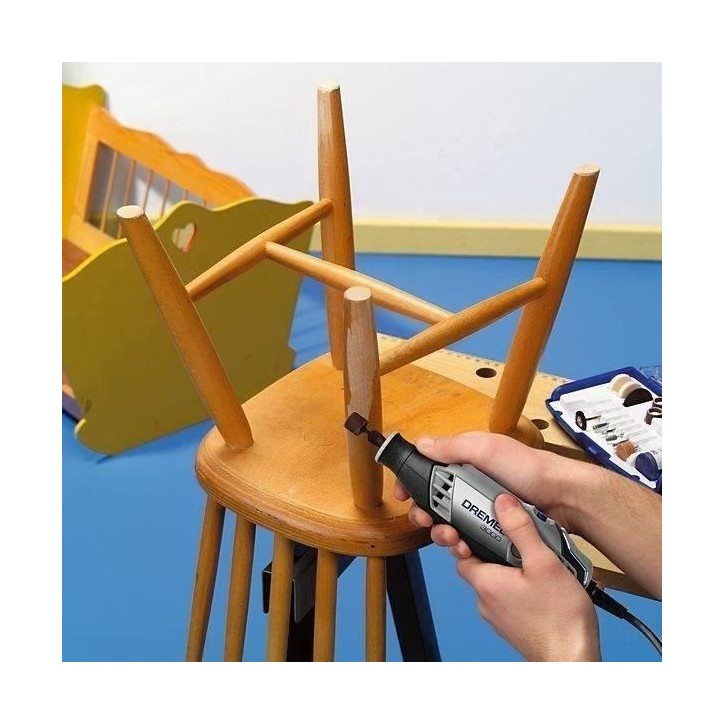 Outil rotatif multifonction DREMEL - filaire 3000/15 - 130W - 15 accessoires + sacoche - F0133000JA Outil rotatif multifonction DREMEL - filaire 3000/15 - 130W - 15 accessoires + sacoche - F0133000JA