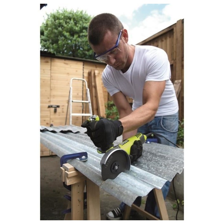 RYOBI - Meuleuse d'angle 2 000 W 230mm - poignée 180° - coffret antichocs + coffret, disque métal 230mm & clé de service - E RYOBI - Meuleuse d'angle 2 000 W 230mm - poignée 180° - coffret antichocs + coffret, disque métal 230mm & clé de service - E