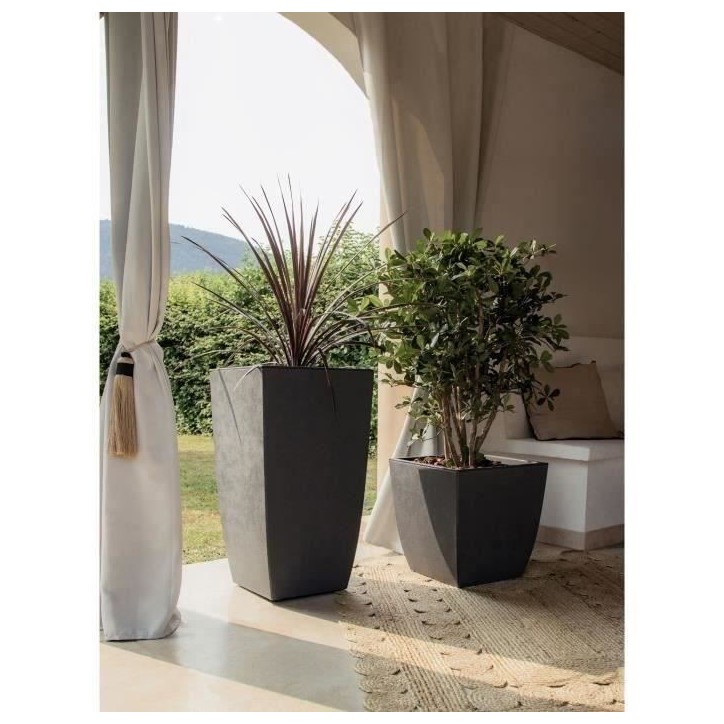 EDA Bac a fleurs Carré DIVA BASALT - 42 L - 43,5 x 43,5 x H.44,2 cm - Bac intérieur amovible - Gris anthracite EDA Bac a fleurs Carré DIVA BASALT - 42 L - 43,5 x 43,5 x H.44,2 cm - Bac intérieur amovible - Gris anthracite