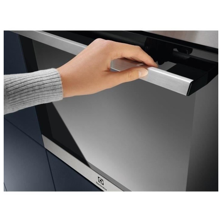 Four encastrable multifonction pyrolyse - ELECTROLUX - COH4P06BX3 - Inox - Anti-trace - Porte froide - 25 programmes de cuisson Four encastrable multifonction pyrolyse - ELECTROLUX - COH4P06BX3 - Inox - Anti-trace - Porte froide - 25 programmes de cuisson