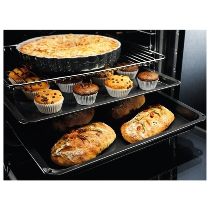 Four encastrable - Pyrolyse - Chaleur tournante pulsée - ELECTROLUX EOF6P46Z - Porte froide - 45 recettes pré-programmées Four encastrable - Pyrolyse - Chaleur tournante pulsée - ELECTROLUX EOF6P46Z - Porte froide - 45 recettes pré-programmées