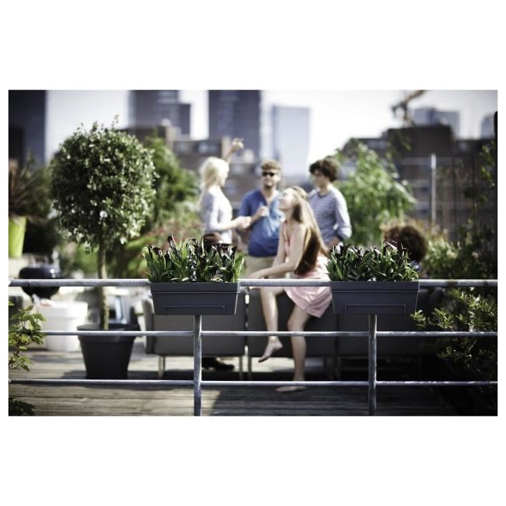 ELHO Balconniere Loft Urban Allin1 - L 49 x W 27 x H 21 cm - Balcon, extérieur - 100% recyclé - Noir ELHO Balconniere Loft Urban Allin1 - L 49 x W 27 x H 21 cm - Balcon, extérieur - 100% recyclé - Noir