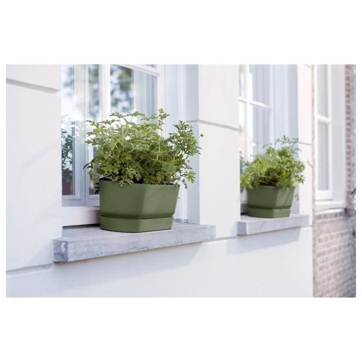 ELHO Jardiniere ovale GREENVILLE - Ø49 x 19,8 x 18,4 cm - Plastique recyclé - Résistant au gel - Noir ELHO Jardiniere ovale GREENVILLE - Ø49 x 19,8 x 18,4 cm - Plastique recyclé - Résistant au gel - Noir
