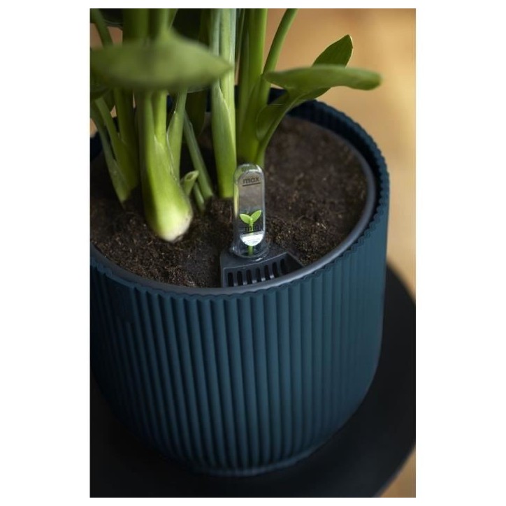 ELHO Pot de fleurs Rond VIBES - Ø22 x H20,16 cm - Plastique - Bleu Foncé ELHO Pot de fleurs Rond VIBES - Ø22 x H20,16 cm - Plastique - Bleu Foncé