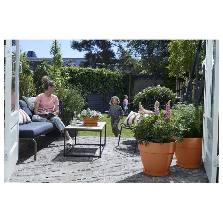 Elho Pot de fleurs rond Vibia Campana - Ø 55 x H 47 cm - Extérieur - 100% recyclé - Marron Elho Pot de fleurs rond Vibia Campana - Ø 55 x H 47 cm - Extérieur - 100% recyclé - Marron