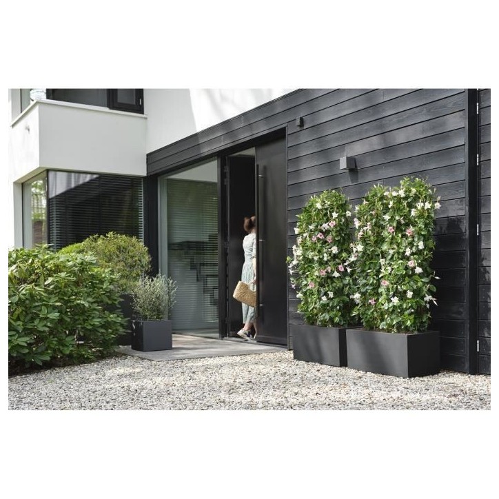ELHO Bac a fleurs Vivo Next Square 40 - Ø 39 x H 38 cm - Intérieur,Extérieur - 100% recyclé - Noir ELHO Bac a fleurs Vivo Next Square 40 - Ø 39 x H 38 cm - Intérieur,Extérieur - 100% recyclé - Noir
