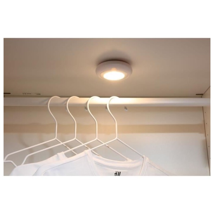 Lot de 2 lampes LED de dressing - GAO - 80 lumens, capteur PIR, piles AAA Lot de 2 lampes LED de dressing - GAO - 80 lumens, capteur PIR, piles AAA
