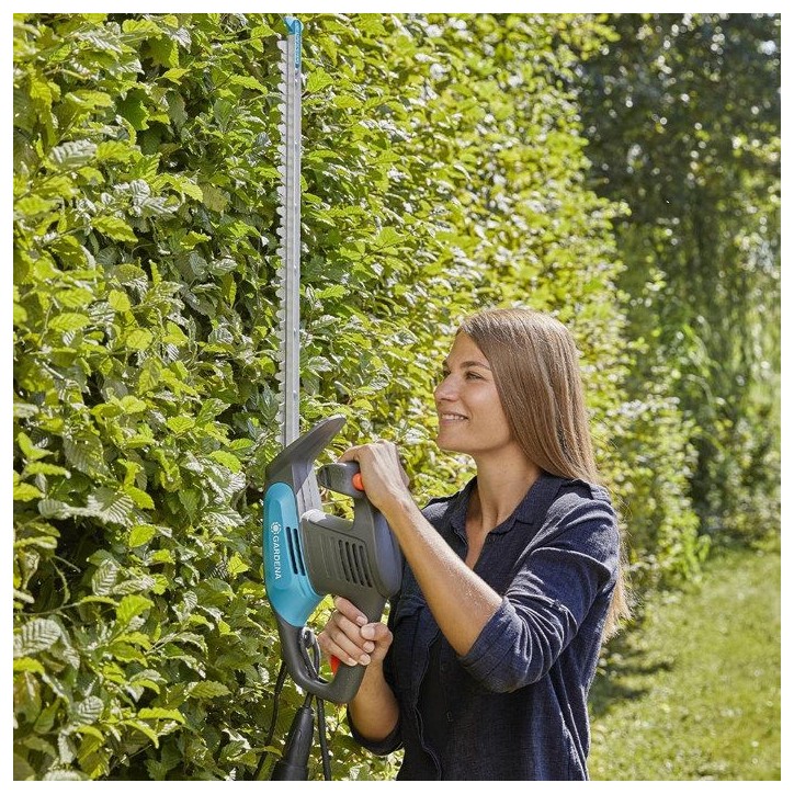 Taille-haies électrique - GARDENA - EasyCut 450/50 - 450W - 50 cm - Poignée ErgoLine - Butée de protection Taille-haies électrique - GARDENA - EasyCut 450/50 - 450W - 50 cm - Poignée ErgoLine - Butée de protection