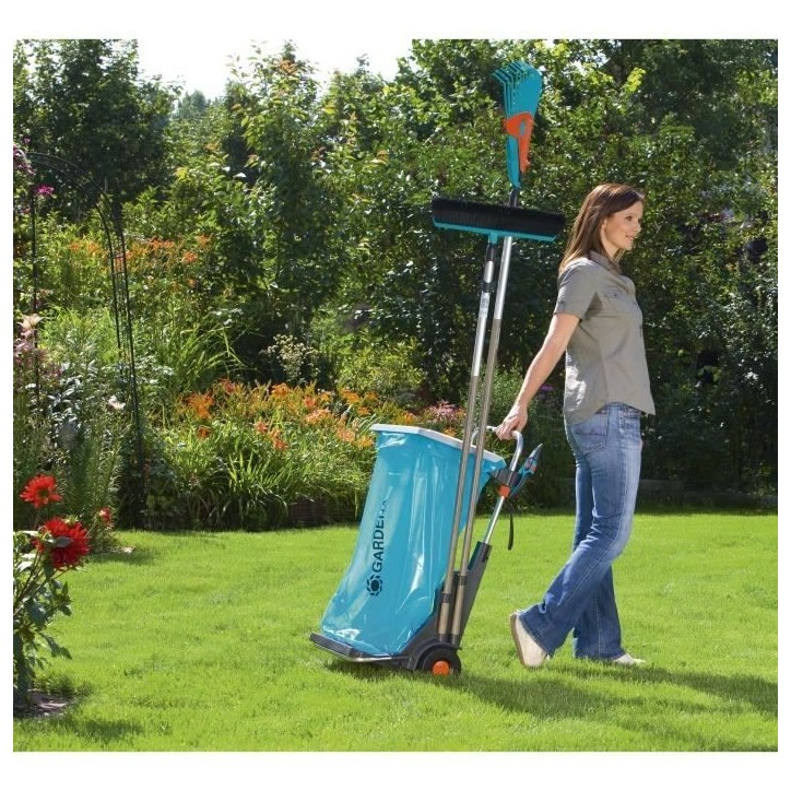 Chariot de jardin mobile GARDENA - Armature métallique - Hauteur de sac réglable - 70kg max - Bleu Chariot de jardin mobile GARDENA - Armature métallique - Hauteur de sac réglable - 70kg max - Bleu