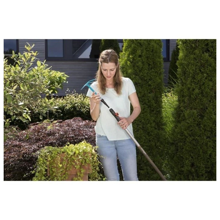 Serfouette a fleurs Combisystem GARDENA - Acier enduit - Outil pour travaux de sol - Garantie 25 ans Serfouette a fleurs Combisystem GARDENA - Acier enduit - Outil pour travaux de sol - Garantie 25 ans