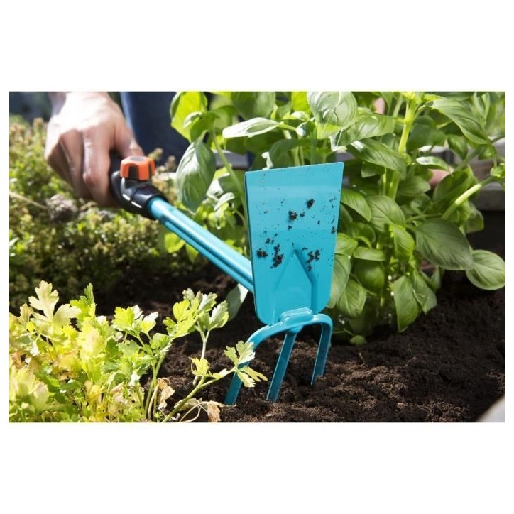 Serfouette a fleurs Combisystem GARDENA - Acier enduit - Outil pour travaux de sol - Garantie 25 ans Serfouette a fleurs Combisystem GARDENA - Acier enduit - Outil pour travaux de sol - Garantie 25 ans