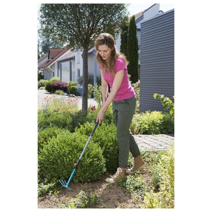 Serfouette a fleurs Combisystem GARDENA - Acier enduit - Outil pour travaux de sol - Garantie 25 ans Serfouette a fleurs Combisystem GARDENA - Acier enduit - Outil pour travaux de sol - Garantie 25 ans