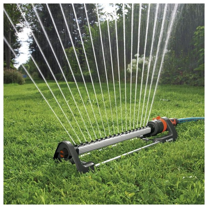 Arroseur oscillant GARDENA Aqua L - Surface 280m² - Portée 18m max - Résistant UV et gel - Garantie 5 ans Arroseur oscillant GARDENA Aqua L - Surface 280m² - Portée 18m max - Résistant UV et gel - Garantie 5 ans