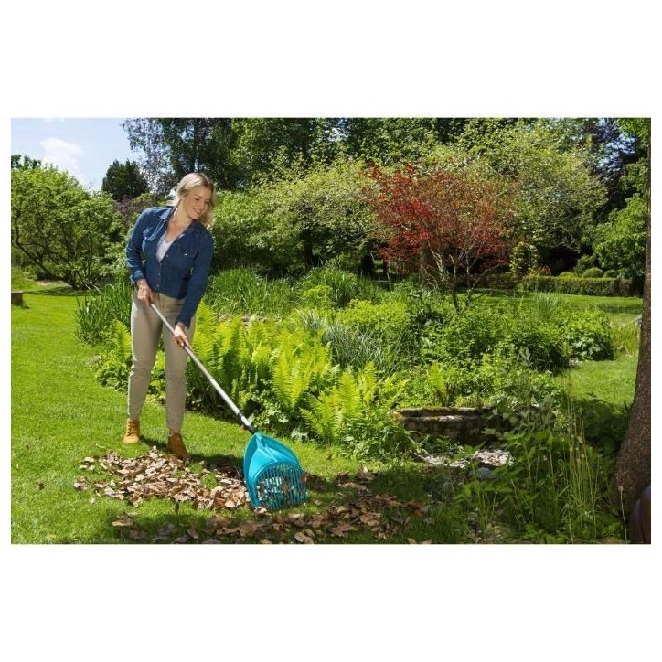 Râteau-pelle 3 en 1 Combisystem GARDENA - Plastique solide renforcé - 16 dents - Multi-usages - Garantie 25 ans Râteau-pelle 3 en 1 Combisystem GARDENA - Plastique solide renforcé - 16 dents - Multi-usages - Garantie 25 ans