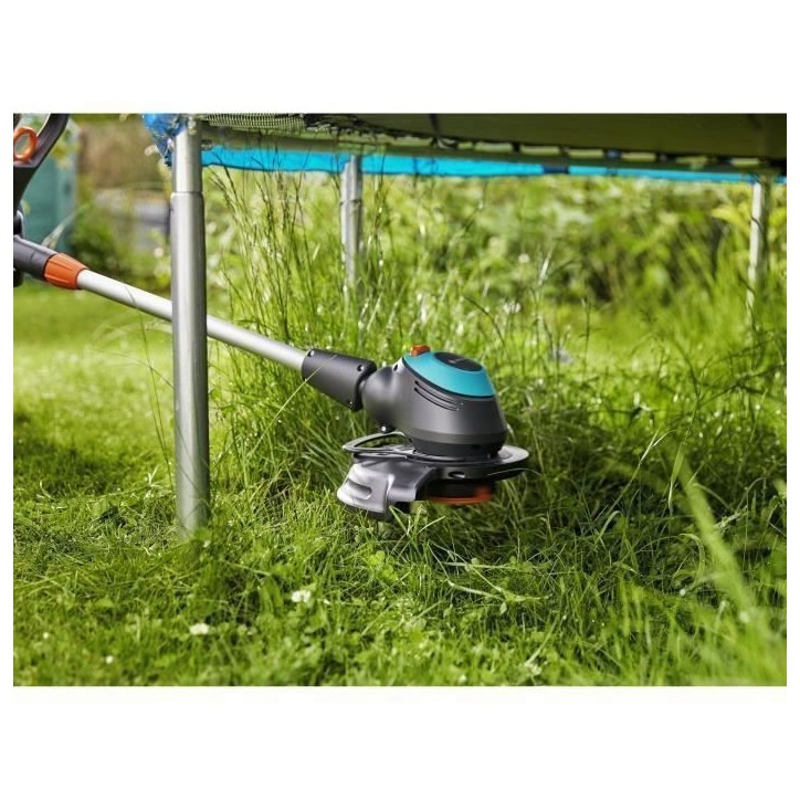 Coupe-bordure électrique - GARDENA - EasyCut 450/25 - 450W - 28 cm - Manche télescopique inclinable Coupe-bordure électrique - GARDENA - EasyCut 450/25 - 450W - 28 cm - Manche télescopique inclinable