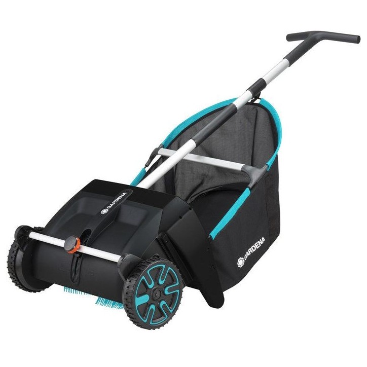 Ramasse-feuilles GARDENA - 3565-20 | Largeur travail: 49cm, Bac 90L, Collecteur de feuilles, Balayeuse Ramasse-feuilles GARDENA - 3565-20 | Largeur travail: 49cm, Bac 90L, Collecteur de feuilles, Balayeuse