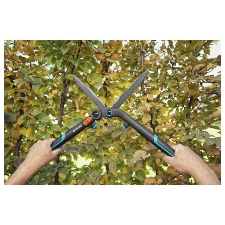 GARDENA Cisaille a haies 2en1 EnergyCut –Lames ondulées –Revetement anti-adhérence – Double crémaillere – Garantie 25 GARDENA Cisaille a haies 2en1 EnergyCut –Lames ondulées –Revetement anti-adhérence – Double crémaillere – Garantie 25