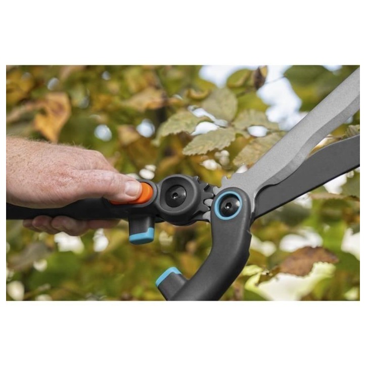 GARDENA Cisaille a haies 2en1 EnergyCut –Lames ondulées –Revetement anti-adhérence – Double crémaillere – Garantie 25 GARDENA Cisaille a haies 2en1 EnergyCut –Lames ondulées –Revetement anti-adhérence – Double crémaillere – Garantie 25
