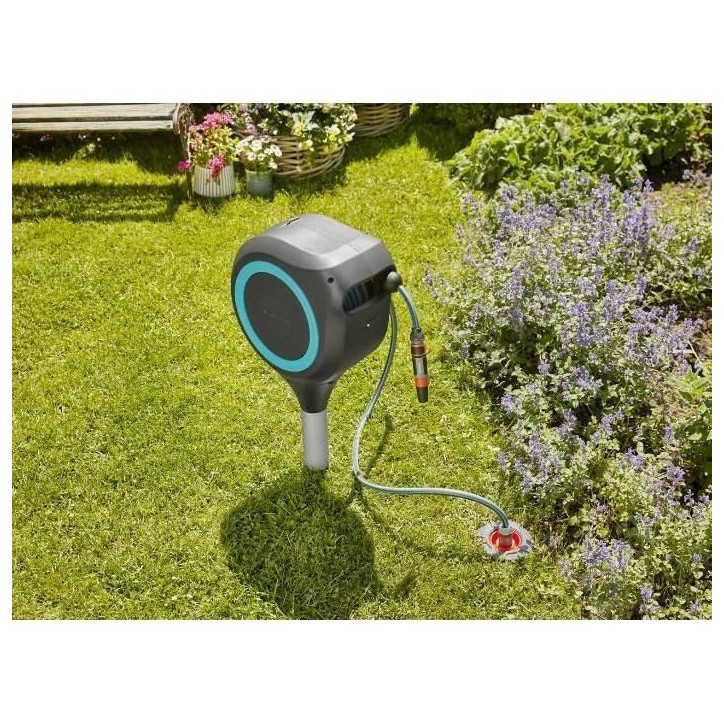 Dévidoir automatique sur pic RollUp S 15 m - GARDENA - Liseret bleu - Enroulement automatique du tuyau Dévidoir automatique sur pic RollUp S 15 m - GARDENA - Liseret bleu - Enroulement automatique du tuyau