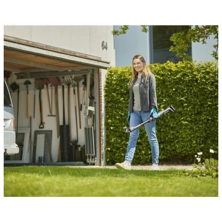 Coupe-branches - GARDENA - EasyCut P4A - 18 V Li-Ion / 2,0 Ah - Ø de coupe max 28 mm Coupe-branches - GARDENA - EasyCut P4A - 18 V Li-Ion / 2,0 Ah - Ø de coupe max 28 mm