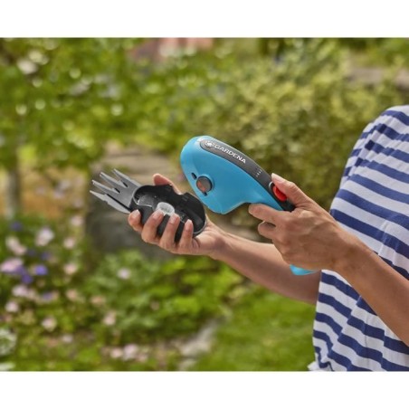 Cisaille a gazon ClassicCut Li - GARDENA - Manche télescopique - Roues - 3,6V/2,5 Ah