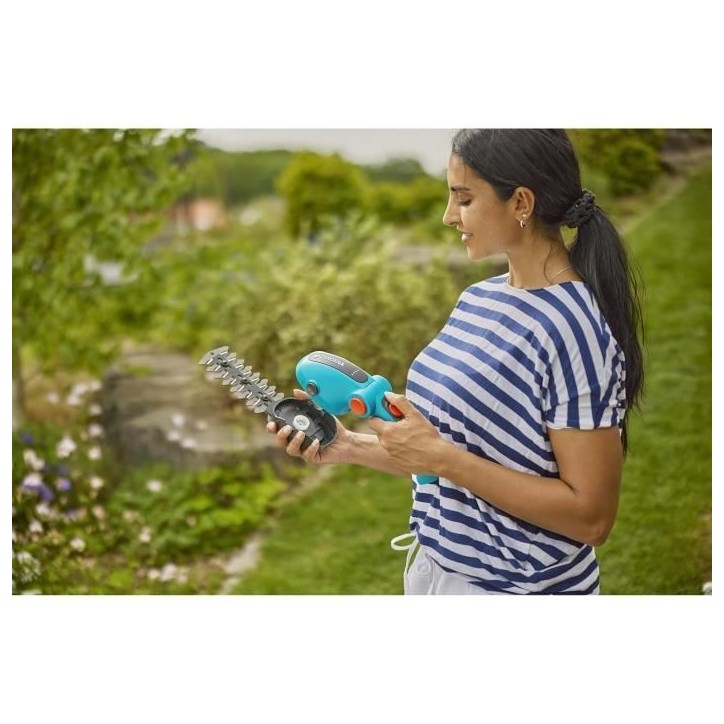 Kit cisaille a gazon ComfortCut Li + lame taille-buissons - 3,6 V/3,0 Ah - Protection de lames Câble USB-C - 9888-20 Kit cisaille a gazon ComfortCut Li + lame taille-buissons - 3,6 V/3,0 Ah - Protection de lames Câble USB-C - 9888-20