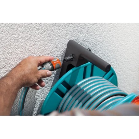 GARDENA Dévidoir mural Classic 60 – Longueur 60m max – Adapté tout diametre – Kit complet pret a l'emploi – Garantie 5