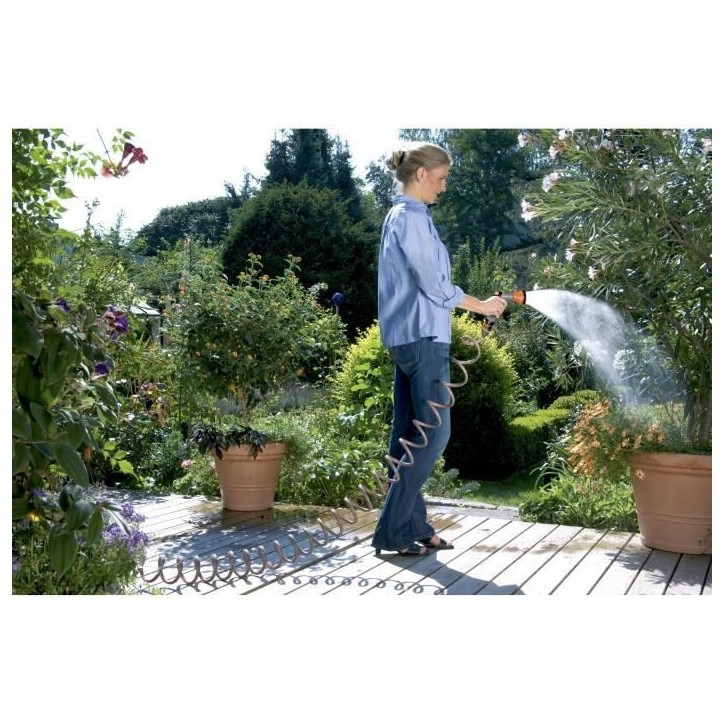 Kit flexible d'arrosage GARDENA 10m - Arrosage petits espaces - Garantie 5 ans Kit flexible d'arrosage GARDENA 10m - Arrosage petits espaces - Garantie 5 ans