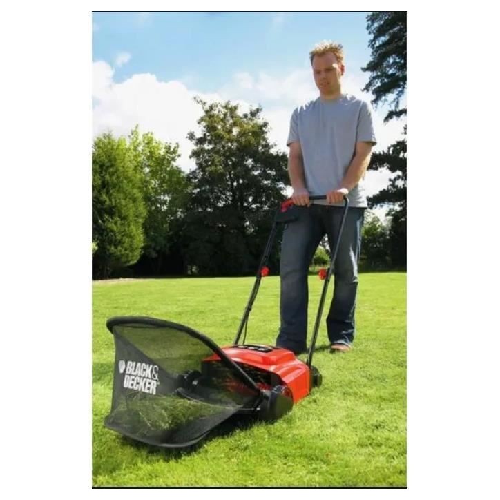 Aérateur-démousseur filaire - BLACK+DECKER - GD300-QS - 600W - 30cm Aérateur-démousseur filaire - BLACK+DECKER - GD300-QS - 600W - 30cm