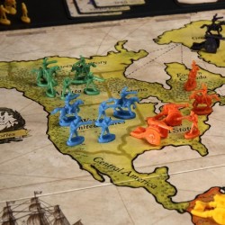 RISK, jeu de société de stratégie pour enfants, des 10 ans, jeu de