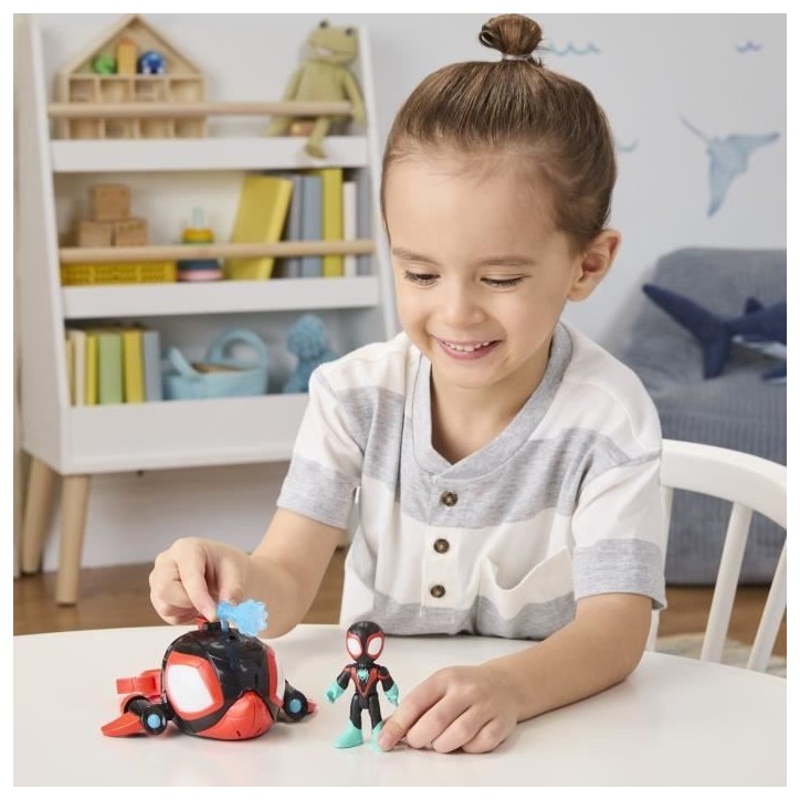 Figurine et véhicule Miles Morales Water-Webs Dauphin filant, Marvel Spidey et ses Amis Extraordinaires, Des 4 ans