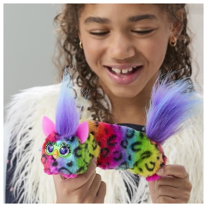 Furby DJ Furblets Rain-Bow-Kat, Mini peluche électronique, jouet pour enfant, 45 sons et musiques, des 6 ans Furby DJ Furblets Rain-Bow-Kat, Mini peluche électronique, jouet pour enfant, 45 sons et musiques, des 6 ans