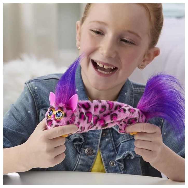 Furby DJ Furblets Kitt-Ee-Luv, Mini peluche électronique, jouet pour enfant, 45 sons et musiques, des 6 ans Furby DJ Furblets Kitt-Ee-Luv, Mini peluche électronique, jouet pour enfant, 45 sons et musiques, des 6 ans