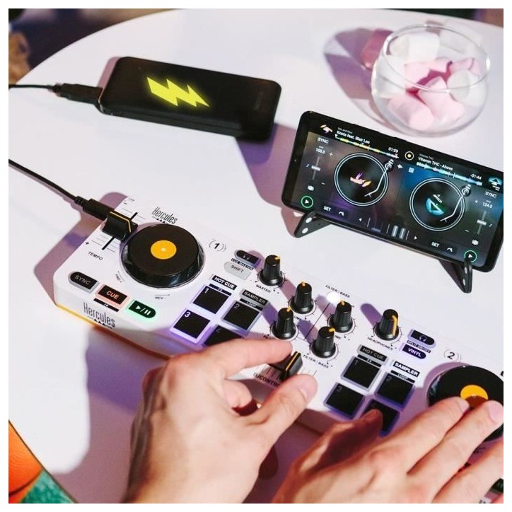 HERCULES DJ CONTROL MIX - Contrôleur DJ Bluetooth pour Smartphone (iOS et Android) - App djay - 2 voies HERCULES DJ CONTROL MIX - Contrôleur DJ Bluetooth pour Smartphone (iOS et Android) - App djay - 2 voies