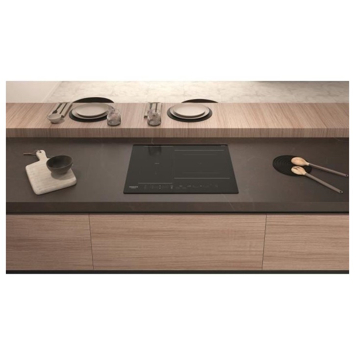 Table de cuisson induction - HOTPOINT - 3 zones - HB2760BNE - L 59 x P 51 cm - 7200W total - Noir