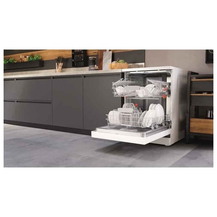 Lave-vaisselle pose libre HOTPOINT H4FD641A - 14 couverts - L60cm - 41 dB - Classe C - Blanc Lave-vaisselle pose libre HOTPOINT H4FD641A - 14 couverts - L60cm - 41 dB - Classe C - Blanc