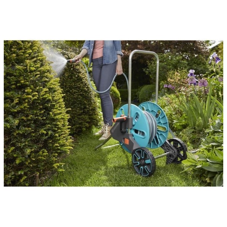 Dévidoir CleverRoll GARDENA taille M avec kit tuyau 25m - Adapté pour petit jardin - Garantie 5 ans Dévidoir CleverRoll GARDENA taille M avec kit tuyau 25m - Adapté pour petit jardin - Garantie 5 ans