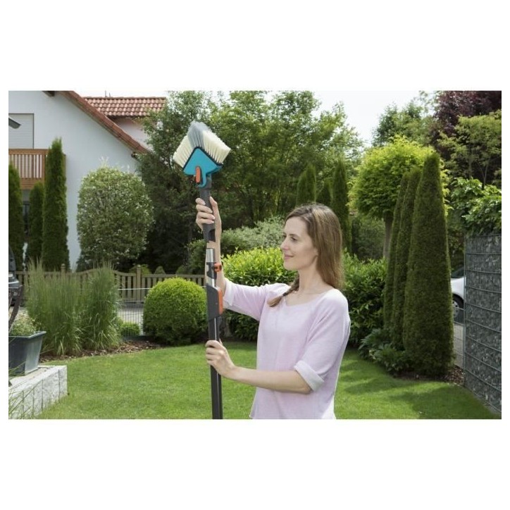 GARDENA Balai tete de loup Combisystem - Brosse haute qualité – Boîtier plastique – Jardin et intérieur – Garantie 25 a GARDENA Balai tete de loup Combisystem - Brosse haute qualité – Boîtier plastique – Jardin et intérieur – Garantie 25 a