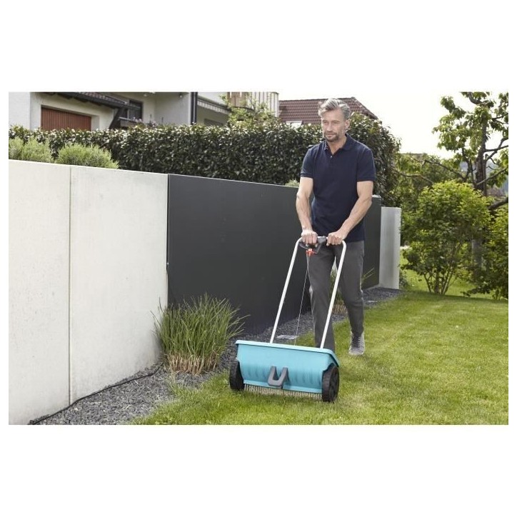 GARDENA Epandeur a engrais L sur roues – Capacité 12,5 L – Surface 400m² max – Largeur d'épandage 0.45m (432-20) GARDENA Epandeur a engrais L sur roues – Capacité 12,5 L – Surface 400m² max – Largeur d'épandage 0.45m (432-20)