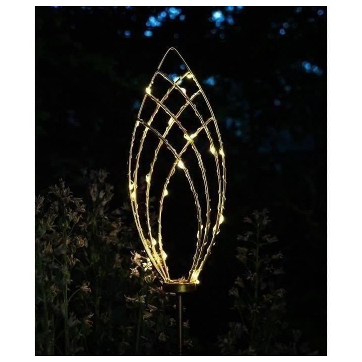 Lanterne solaire - GARDEN ID Épi Doré - Ø11 h81 cm - Autonomie 6-8h - Bouton on/off - Pile AAA rechargeable. Lanterne solaire - GARDEN ID Épi Doré - Ø11 h81 cm - Autonomie 6-8h - Bouton on/off - Pile AAA rechargeable.