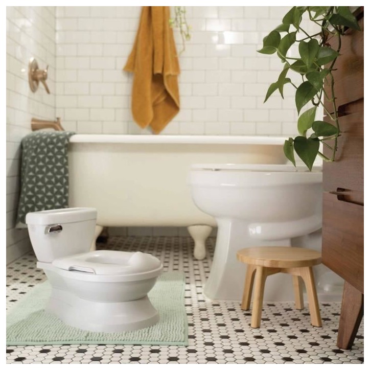 INGENUITY Mini Toilette enfant avec Réducteur de Toilette inclus, Chasse d'eau musicale et rangement lingette intégré blanc INGENUITY Mini Toilette enfant avec Réducteur de Toilette inclus, Chasse d'eau musicale et rangement lingette intégré blanc