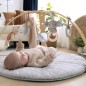 INGENUITY Tapis d'éveil réversible bébé évolutif - Loamy™ - pliable, arche de jeu en bois amovible, 5 jouets,Cadeau Noel