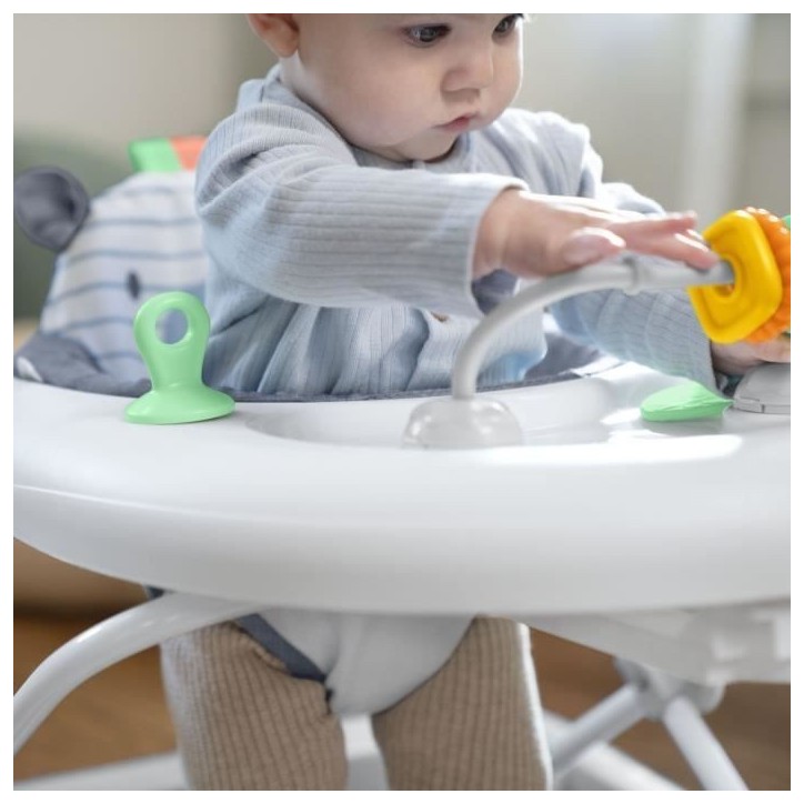 INGENUITY - Chambray - Trotteur pour bébé pliable, évolutif avec activités Cadeau Noel bébé- 3 hauteurs - 6M+ INGENUITY - Chambray - Trotteur pour bébé pliable, évolutif avec activités Cadeau Noel bébé- 3 hauteurs - 6M+