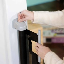 INGENUITY Barriere de sécurité enfant jusqu'a 136cm, Retractable, Au